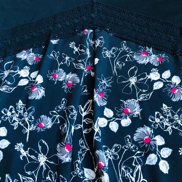 Black and Floral Hi-Lo Top - Picture 9 of 9